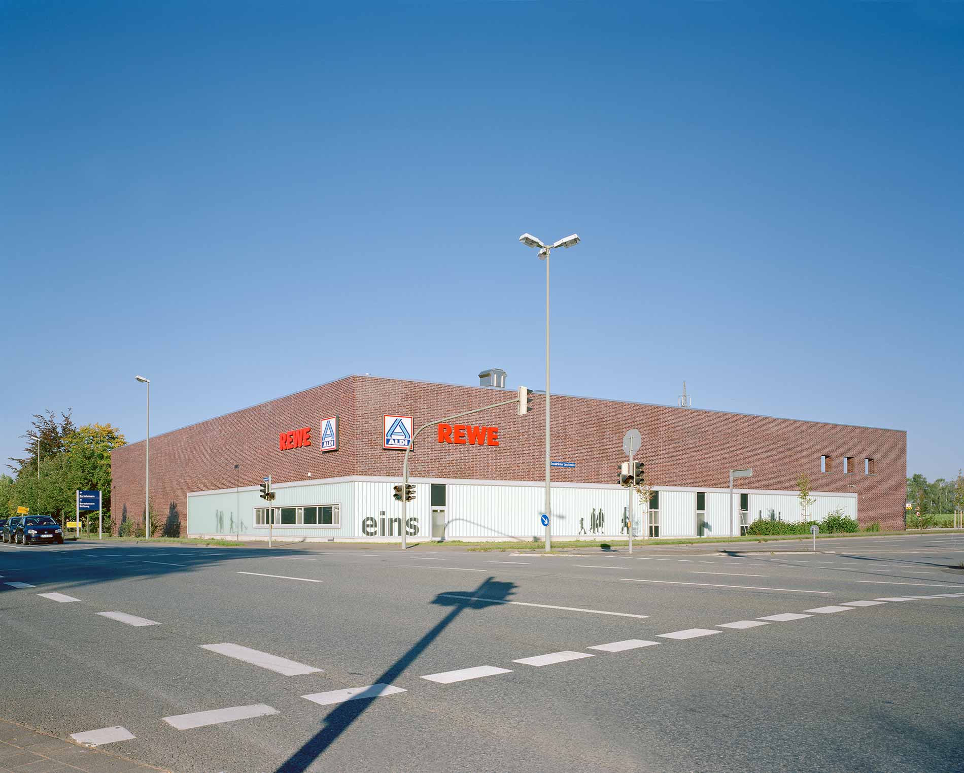 GJL+ Freie Architekten, EKZ Nahversorgungszentrum, Gütersloh, Foto: Klemens Ortmeyer