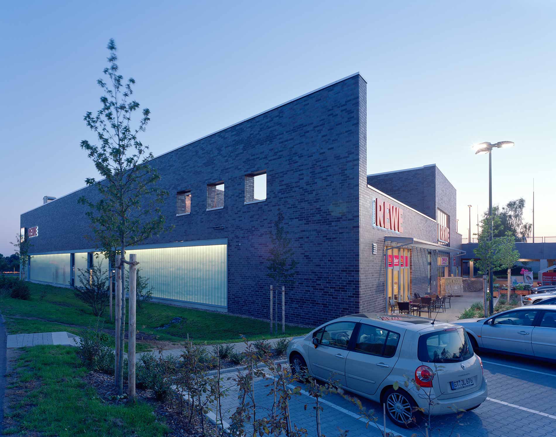 GJL+ Freie Architekten, EKZ Nahversorgungszentrum, Gütersloh, Foto: Klemens Ortmeyer