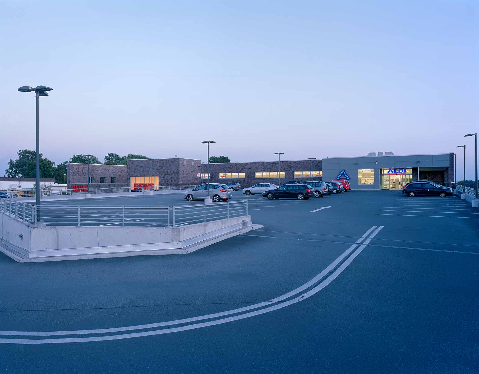 GJL+ Freie Architekten, EKZ Nahversorgungszentrum, Gütersloh, Foto: Klemens Ortmeyer