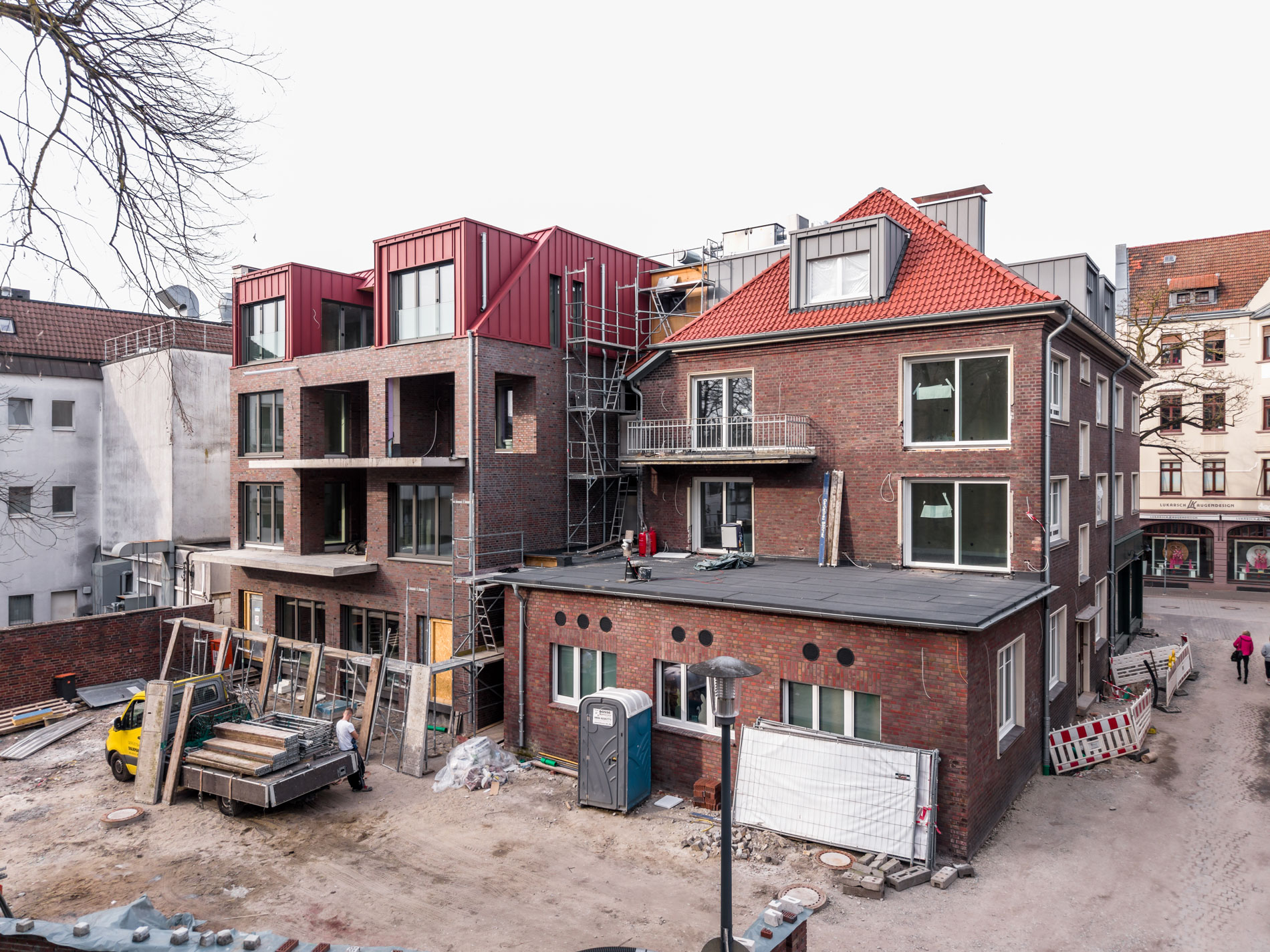 GJL+ Freie Architekten, Wohn- und Geschäftshäuser Kökerstraße 4, Gütersloh, Foto: Kai Ostermann