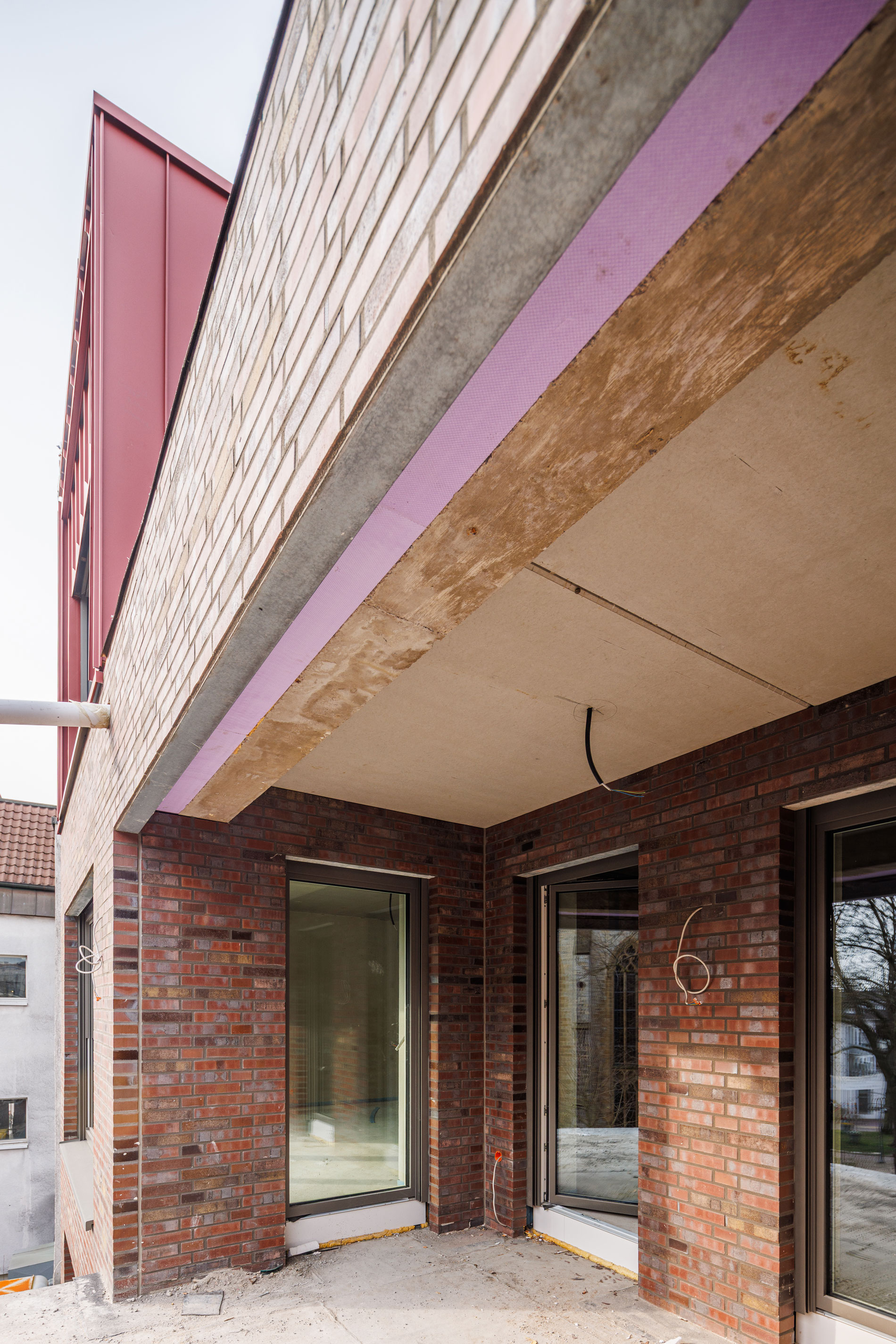GJL+ Freie Architekten, Wohn- und Geschäftshäuser Kökerstraße 4, Gütersloh, Foto: Kai Ostermann